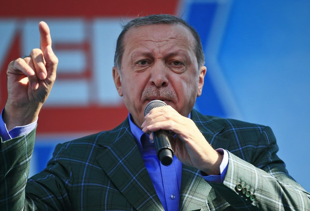 Πυρά Ρ. Τ. Ερντογάν ενταντίον Ν. Τραμπ: «Τρικ» η υπόσχεση επιστροφής των αμερικανικών όπλων που δόθηκαν στους Κούρδους – Θα αποδοθούν ευθύνες αν βληθεί έστω και μία σφαίρα